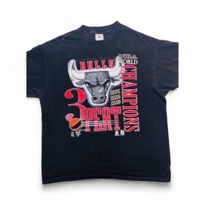 Chicago Bulls 3-Peat Graphic Tee - Black and Red Bulls